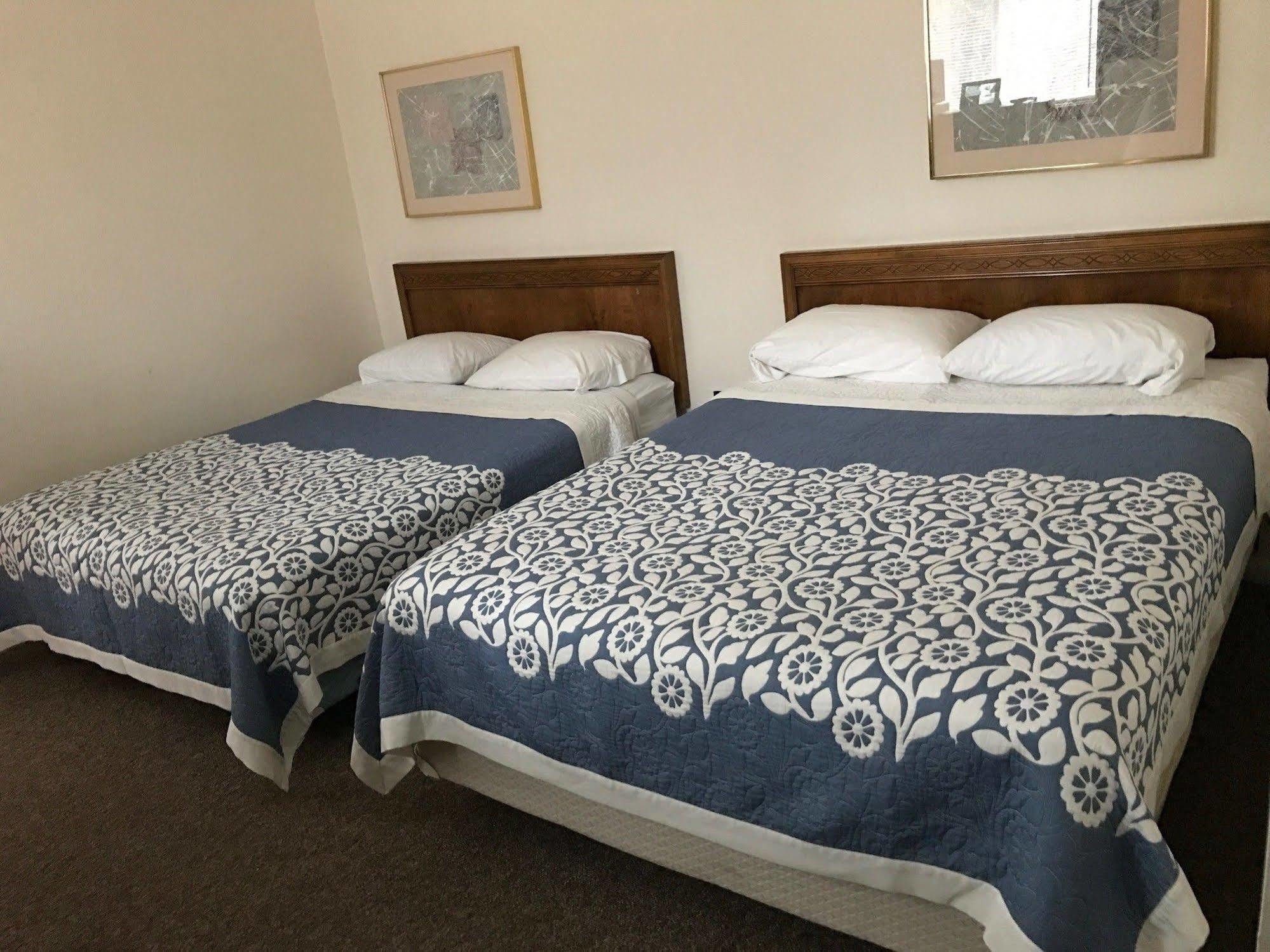 怀特港乡村广场套房旅馆 White Haven 外观 照片